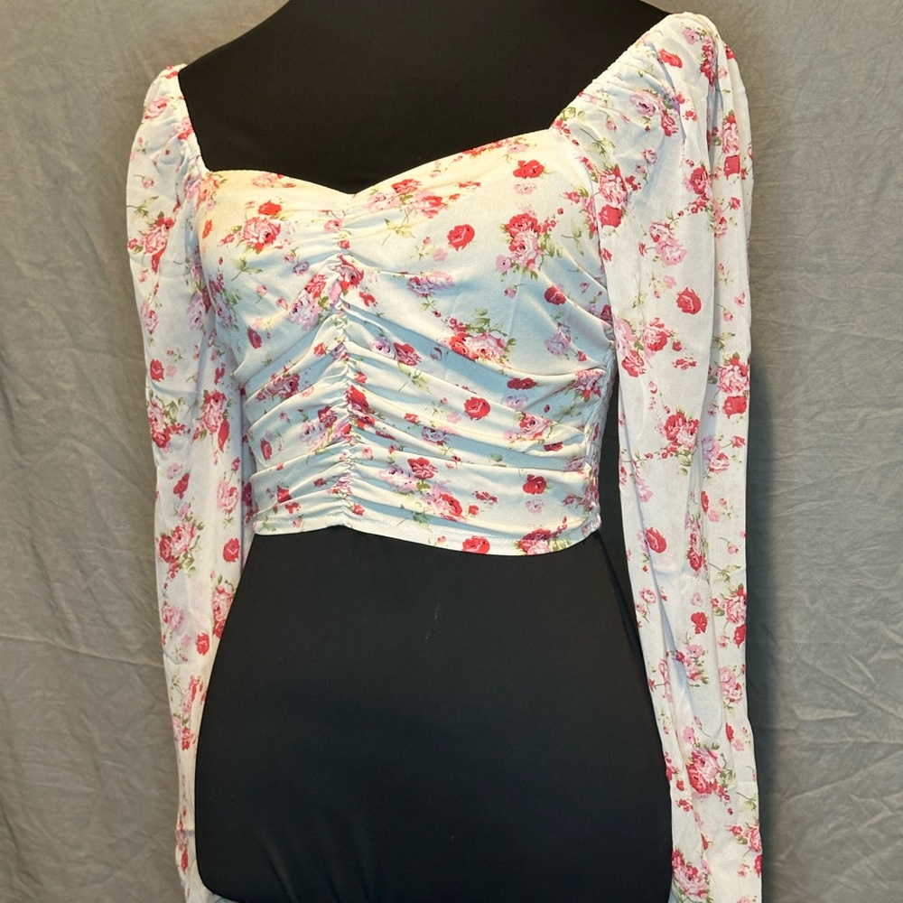 Peach | Floral Long Sleeve Crop-Top XS